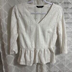 White‎ lace peplum blouse